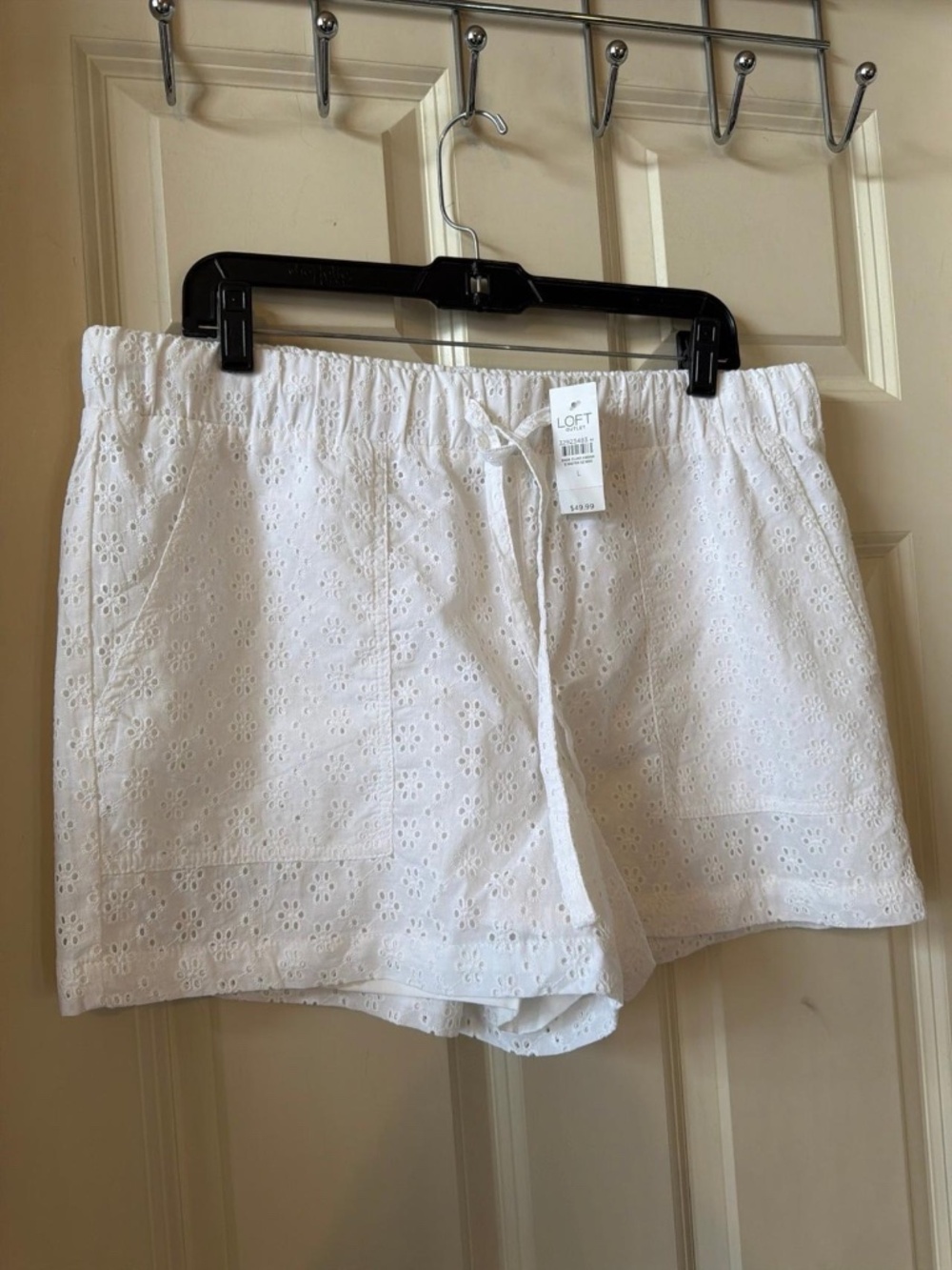 NWT ANN TAYLOR LOFT WHITE EYELET POCKET SHORTS $50